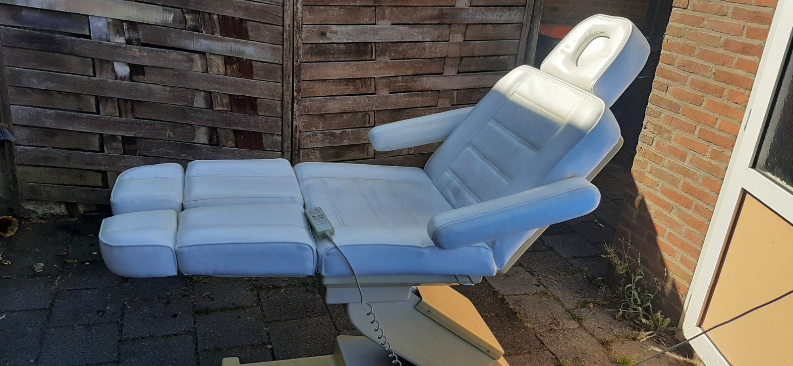 Elektrische behandelstoel / massagestoel, Huis en Inrichting, Ophalen, Kunststof, Gebruikt, Modern, functioneel