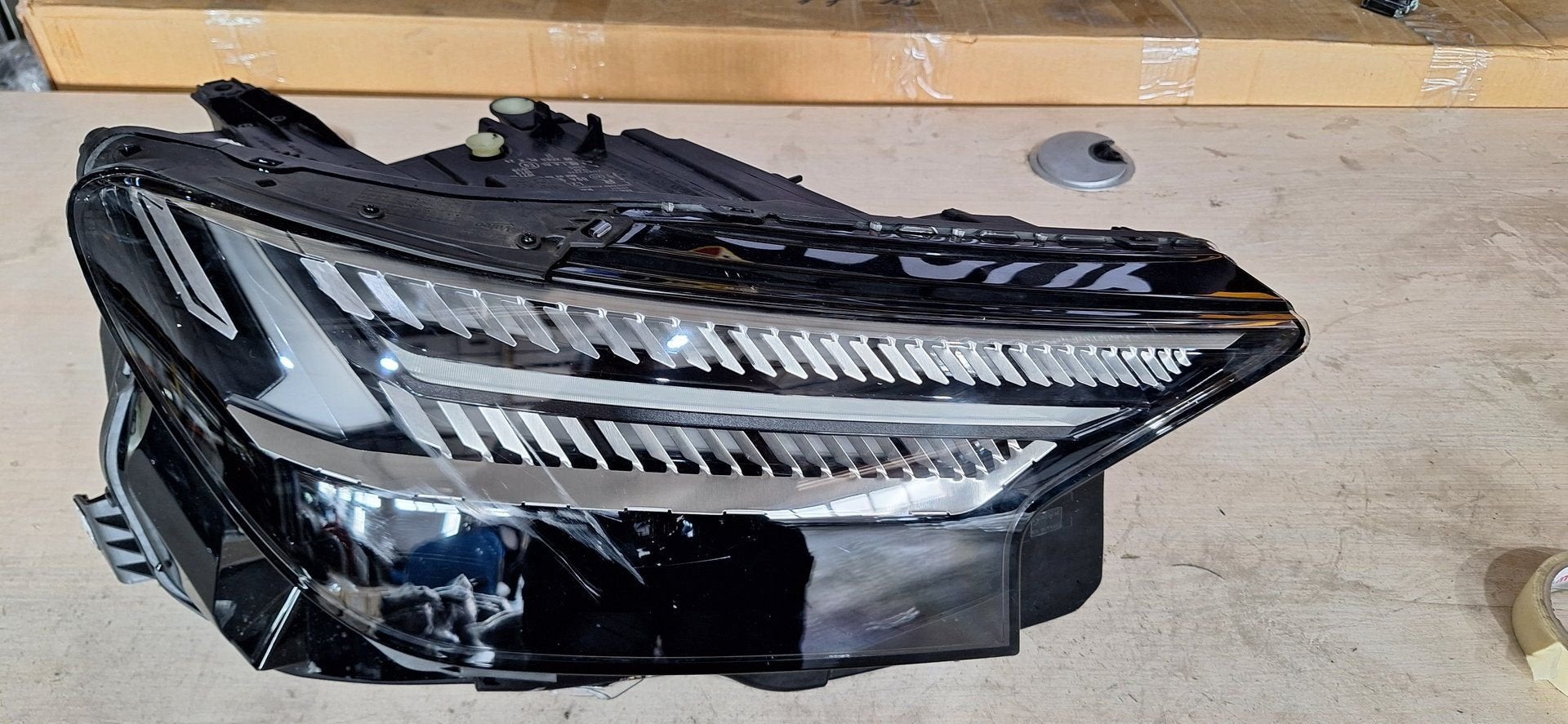 Audi Q4 Sportback e-tron koplamp 89A941036, Gebruikt, -, -, -