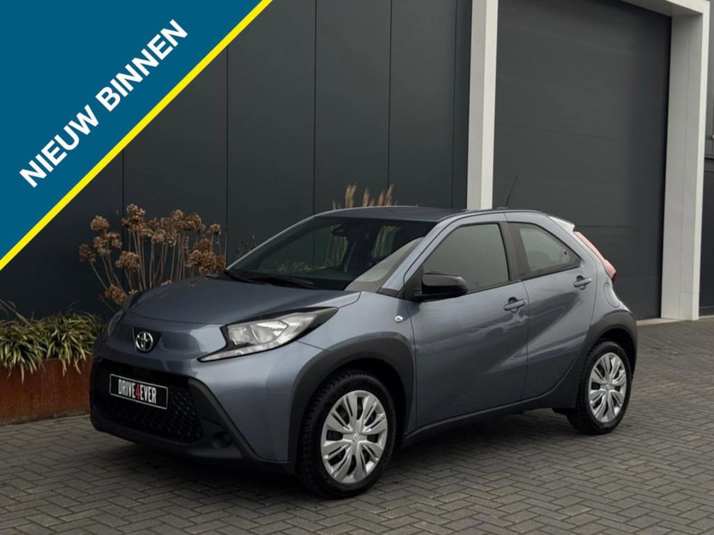 Toyota Aygo X 1.0 VVT-i S-CVT Prem AUTOMAAT NAVI CAMERA LED, Auto's, Automaat, Gebruikt, Blauw, 3 cilinders