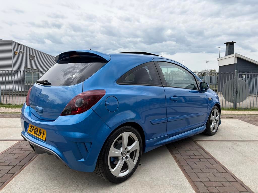 Opel Corsa D OPC met schuifkanteldak, recaro, APK 01/2027, Voorwielaandrijving, Euro 5, Zwart, Leder en Stof