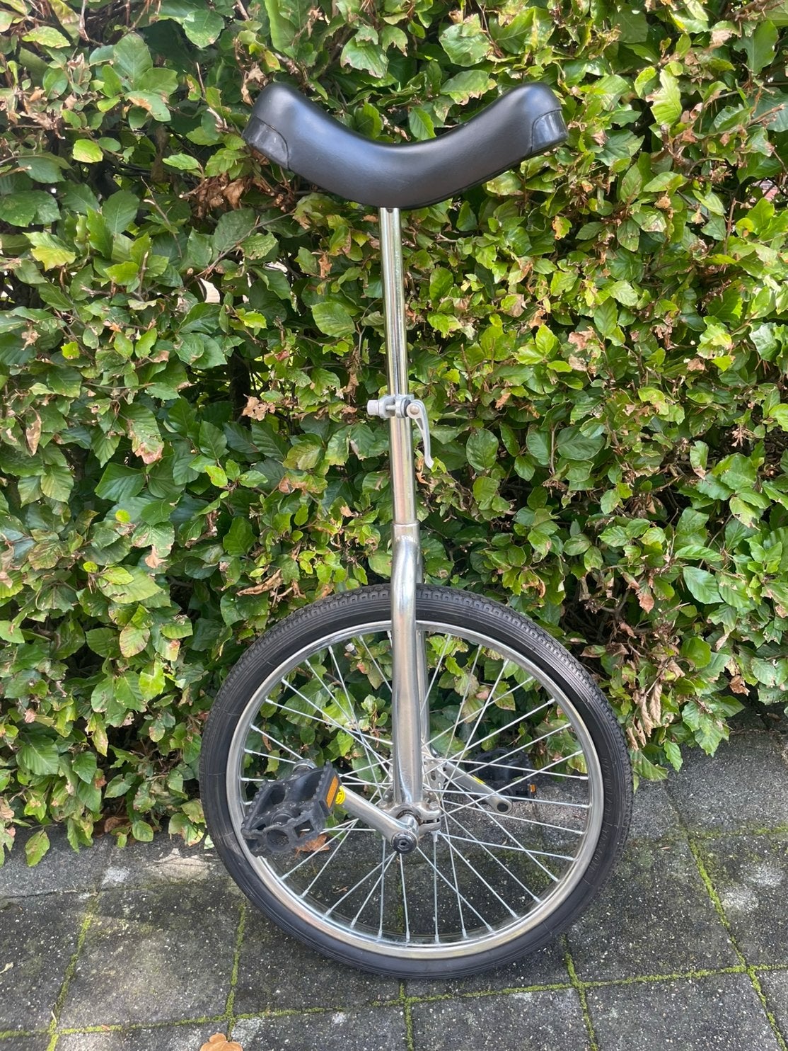 Nette kwalitatieve eenwieler te koop aangeboden, Ophalen