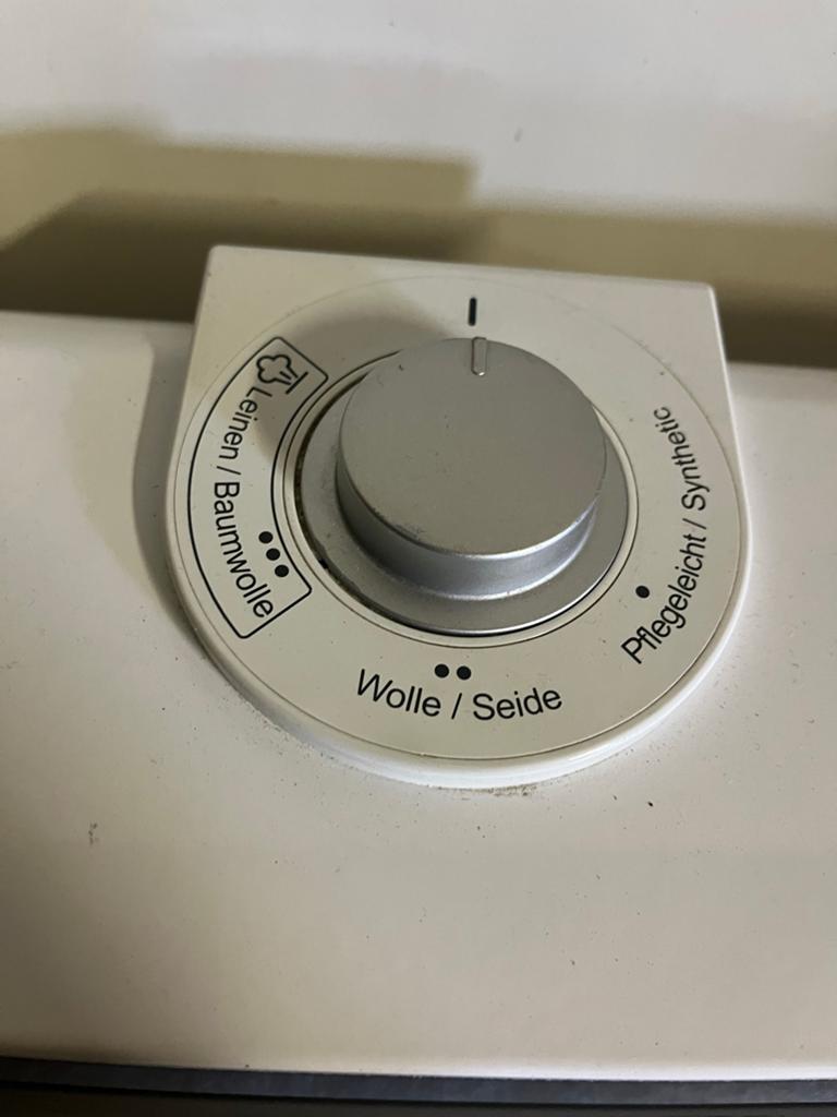 Miele Strijkijzer voor grote lakens (defecte beugels), Ophalen, Gebruikt, Strijkijzer met snoer