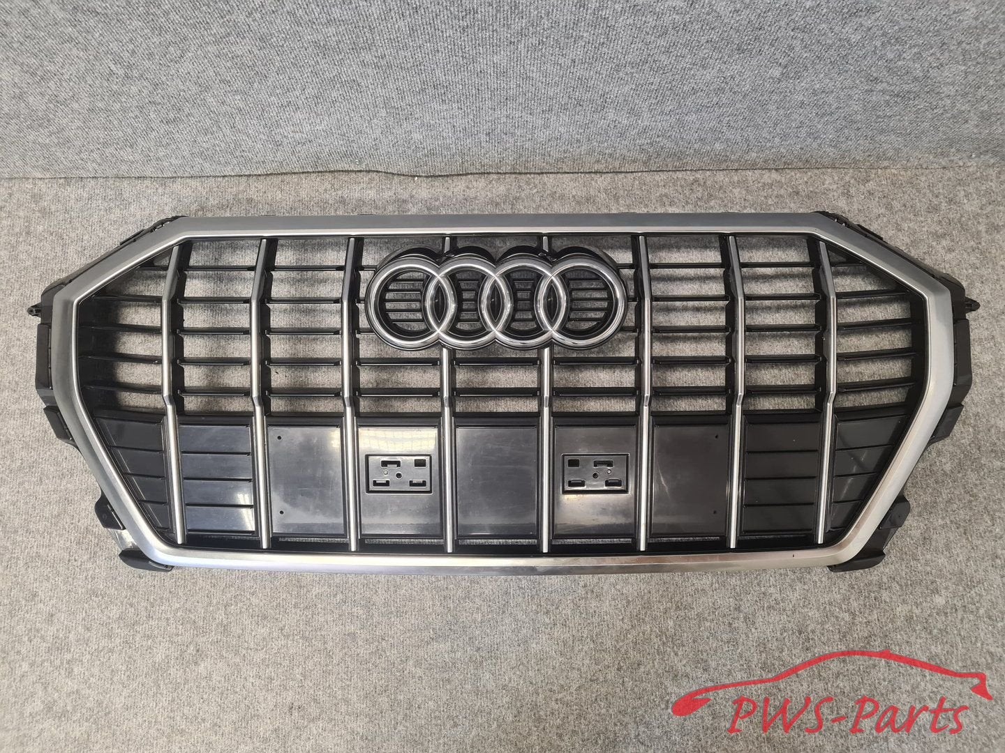 AUDI Q3 83A S-LINE GRILL ORIGINEEL, Gebruikt, -, -, -