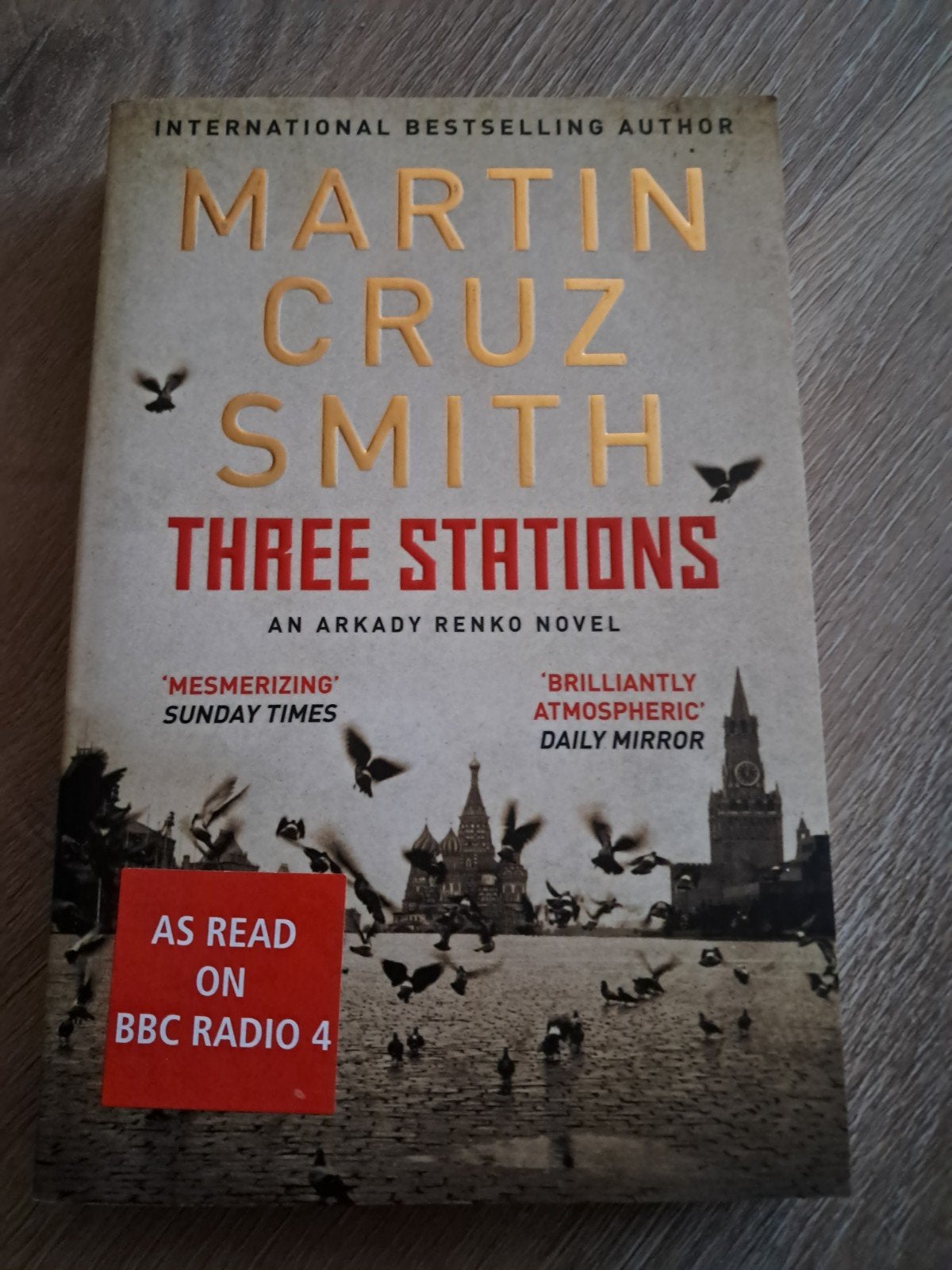 Martin Cruz Smith - Three Stations (Engels), Boeken, Ophalen of Verzenden, Gelezen, Martin Cruz Smith, Europa overig