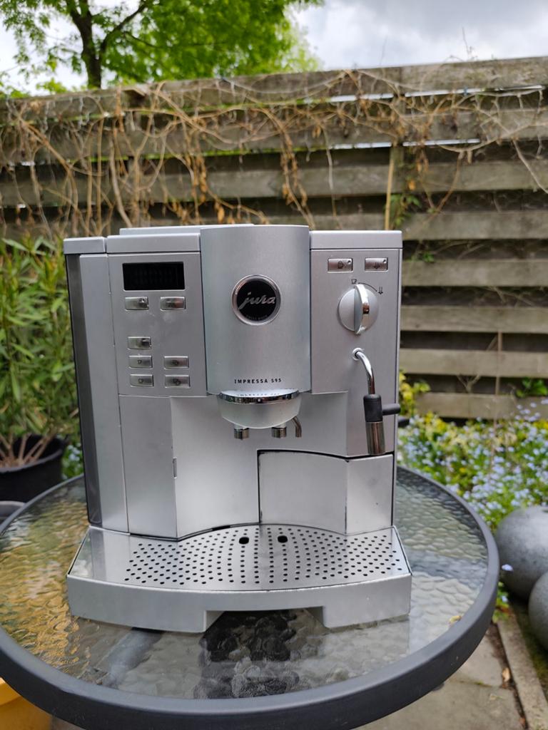Jura Impressa S95 koffiemachine nagekeken en ontkalkt., Witgoed en Apparatuur, Koffiezetapparaten, Gebruikt, Koffiemachine, 4 tot 10 kopjes