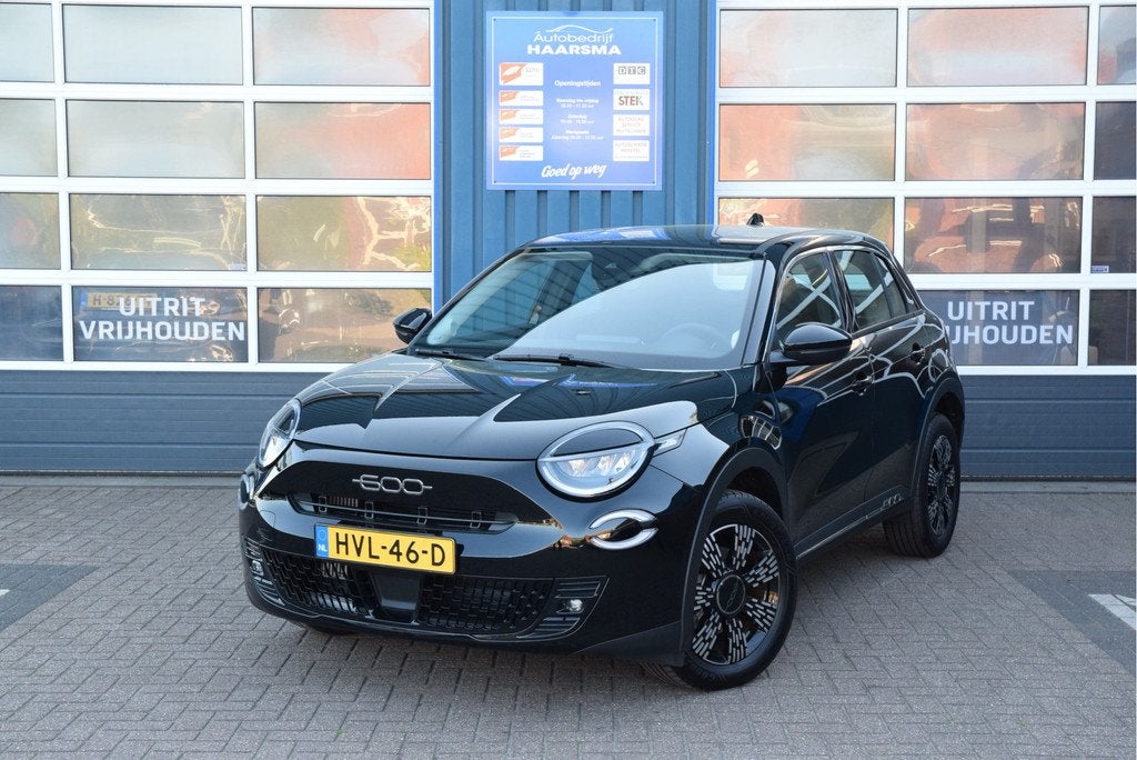 Fiat 600 1.2 Hybrid Urban Automaat (bj 2025), Auto's, Fiat, Gebruikt, 1199 cc, 620 kg, Zwart