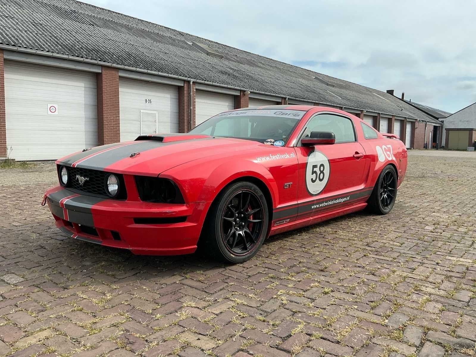 2005 Ford USA Mustang GT Circuit Race Auto + Trailer, Gebruikt, Overige carrosserieën, Bedrijf, Handgeschakeld