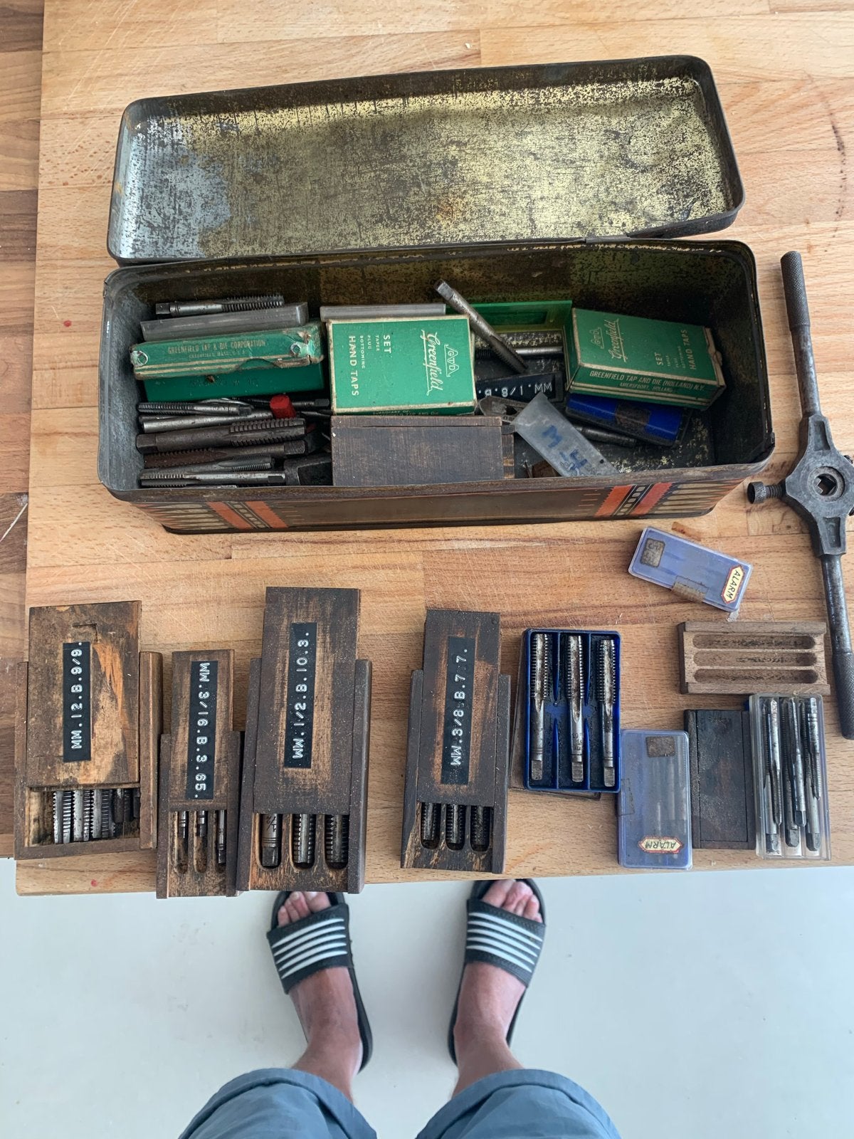 Vintage Tappen- en Snijset in Metalen Kist, Ophalen