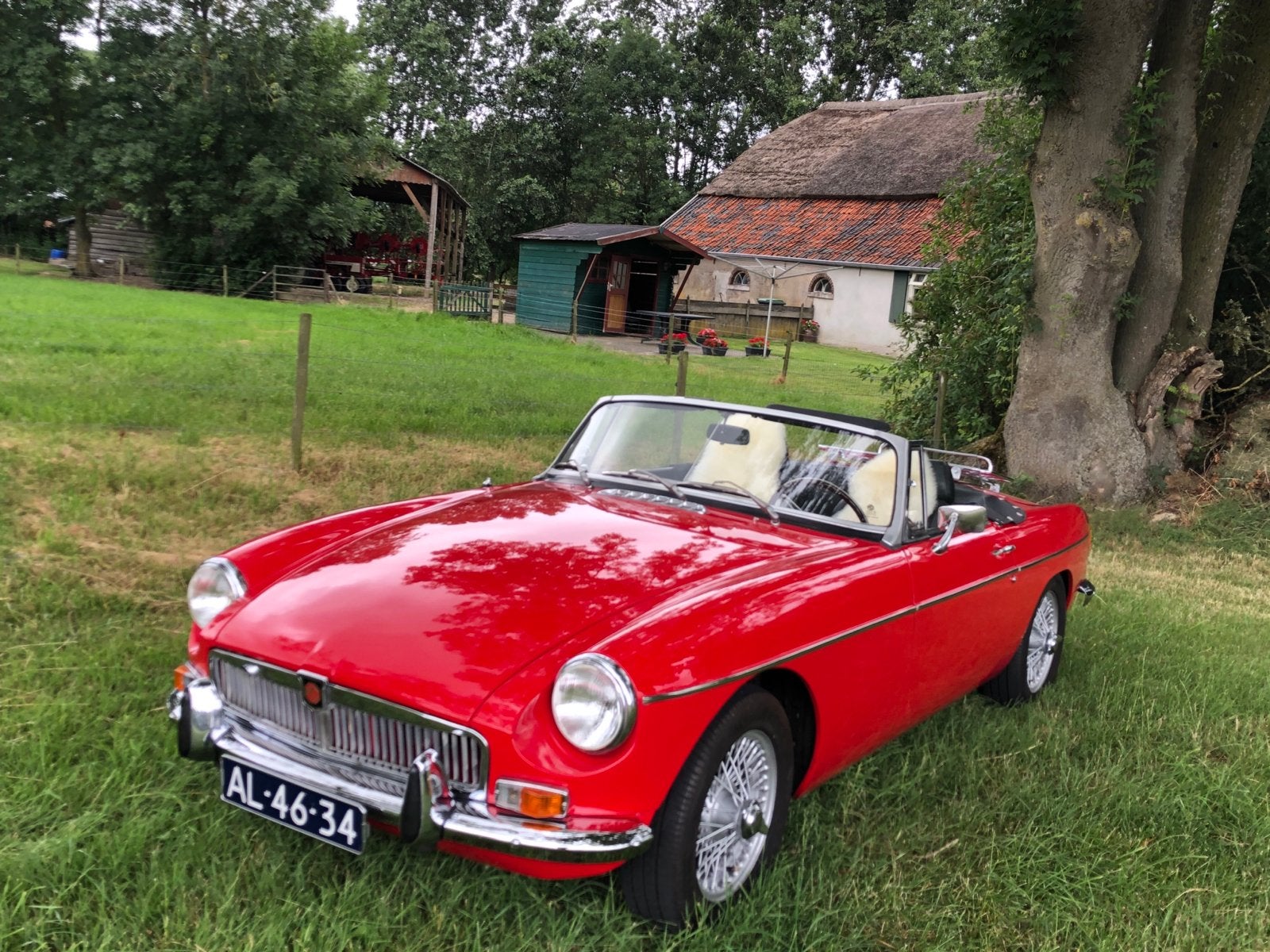 MGB rood, Auto's, B, 4 cilinders, Cabriolet, Handgeschakeld