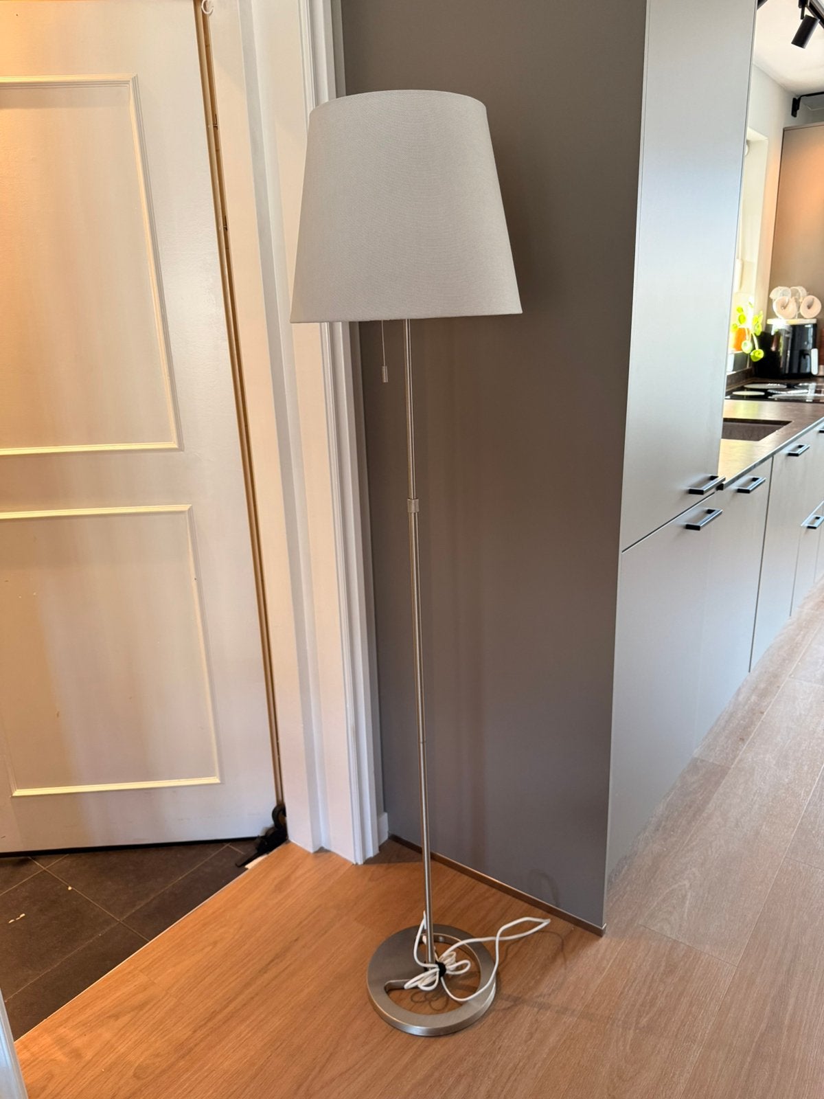 Staan lamp, Huis en Inrichting, Ophalen, Zo goed als nieuw, 150 tot 200 cm