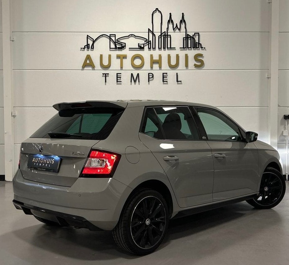 Skoda Fabia 1.0 TSI Monte Carlo Nap Airco Bluetooth Led Navi, Auto's, Voorwielaandrijving, Stof, 95 pk, 23 km/l