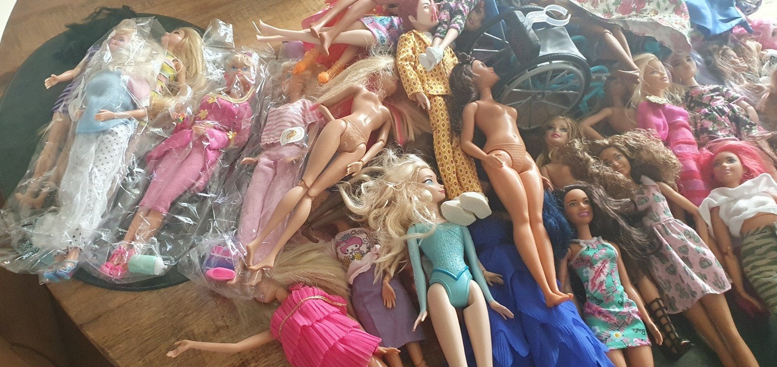 Grote collectie Barbiepoppen en accessoires, Ophalen, Gebruikt, Barbie