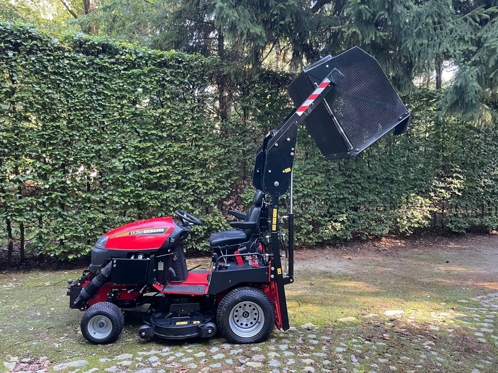 Shibaura SX26D zitmaaier met opvangbak - Zo goed als nieuw, Ophalen, Cirkelmaaier, Zo goed als nieuw, Opvangbak