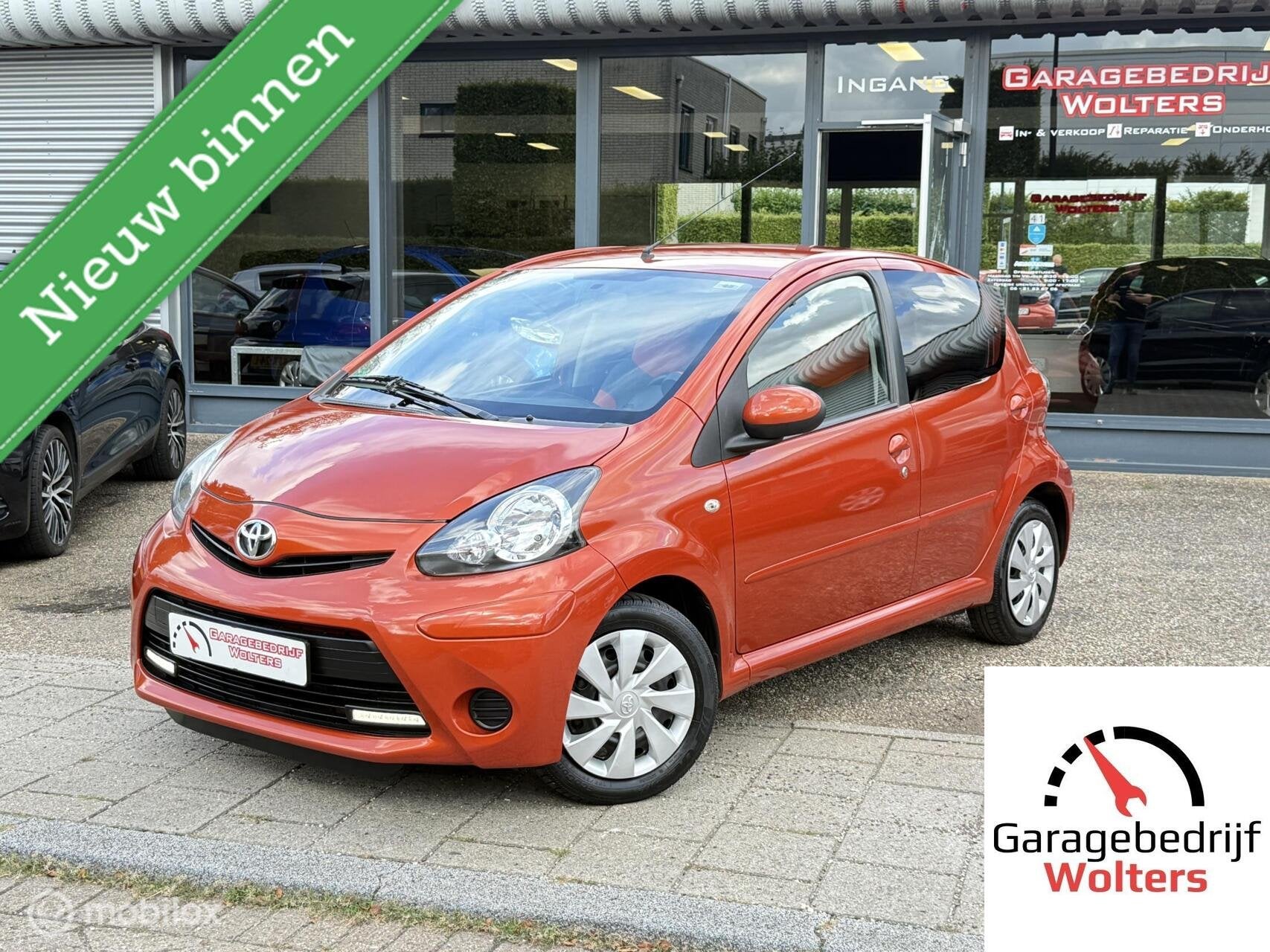 Toyota Aygo 1.0 VVT-i Comfort Orange AIRCO 5DRS TOERENTELLER, Auto's, Voorwielaandrijving, Stof, Gebruikt, Overige kleuren