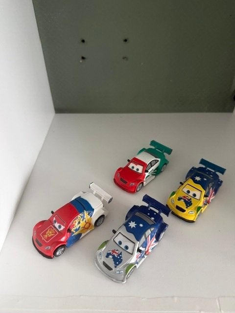 cars  disney autos (landenteams), Ophalen of Verzenden, Zo goed als nieuw