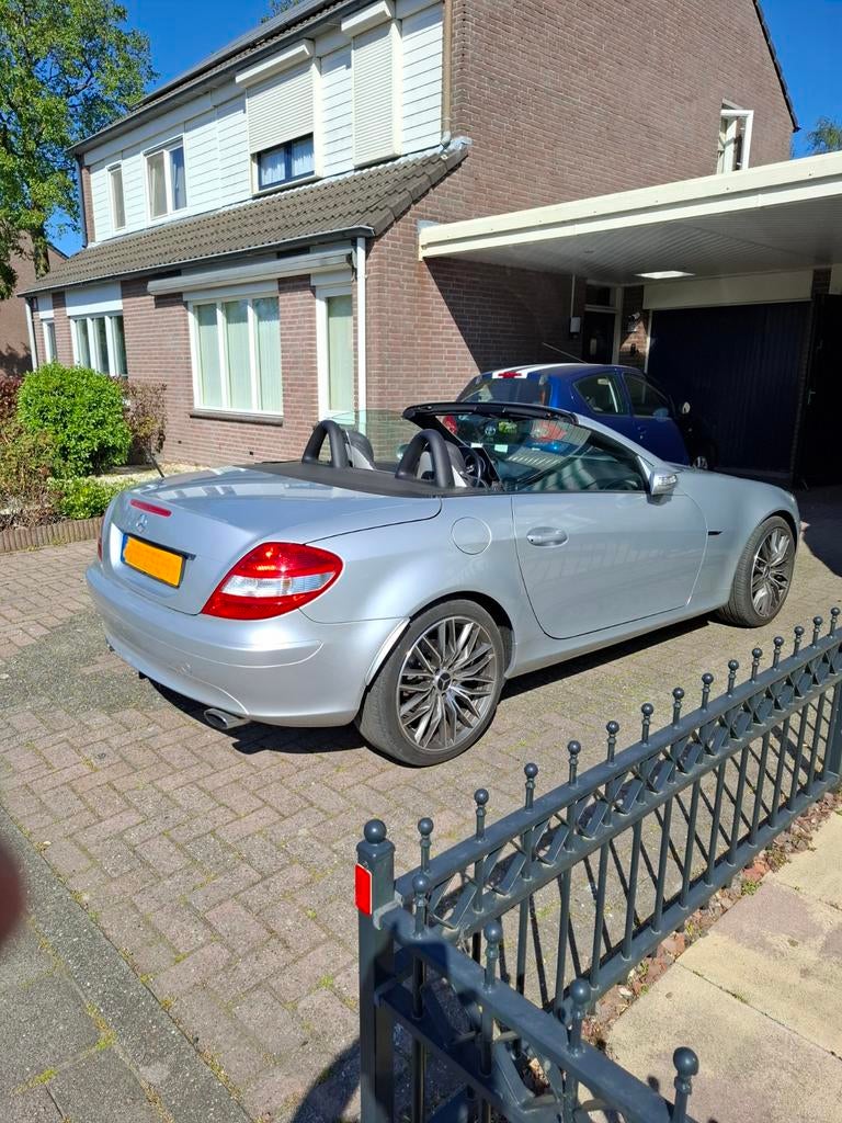 Mercedes 1.8 Slk 200 20000km na revisie  2007, Automaat, Achterwielaandrijving, Zwart, 4 cilinders