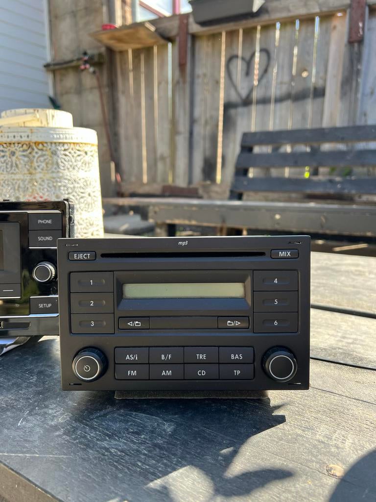 Inbouw autoradio voor VW Transporter T5 en T6, Ophalen of Verzenden, Zo goed als nieuw