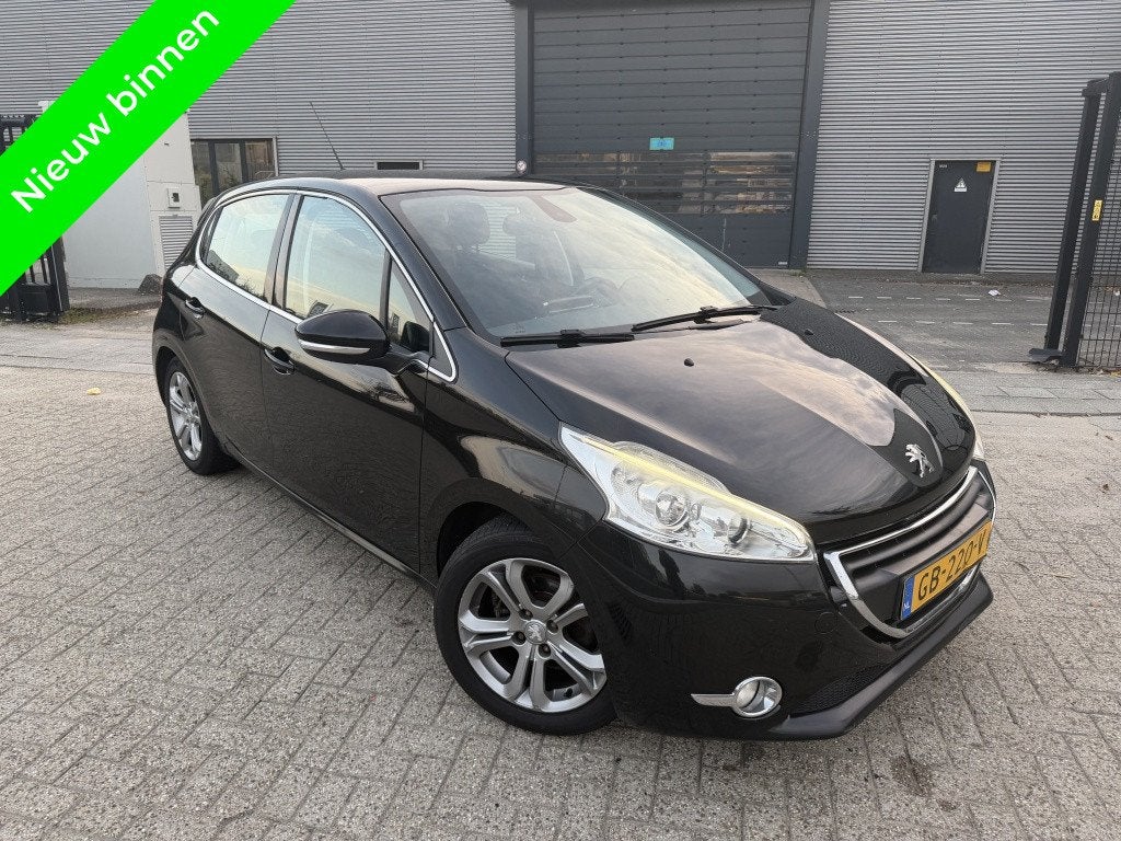 Peugeot 208 1.6 HDi Allure Navi|Clima|Cruise|Sensoren, Auto's, Gebruikt, 4 cilinders, Zwart, Origineel Nederlands