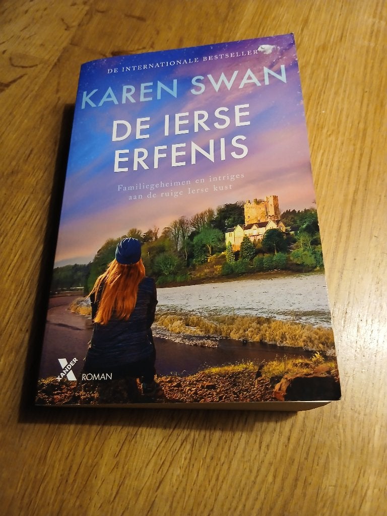 KAREN SWAN boeken 2x, Boeken, Ophalen of Verzenden, Gelezen