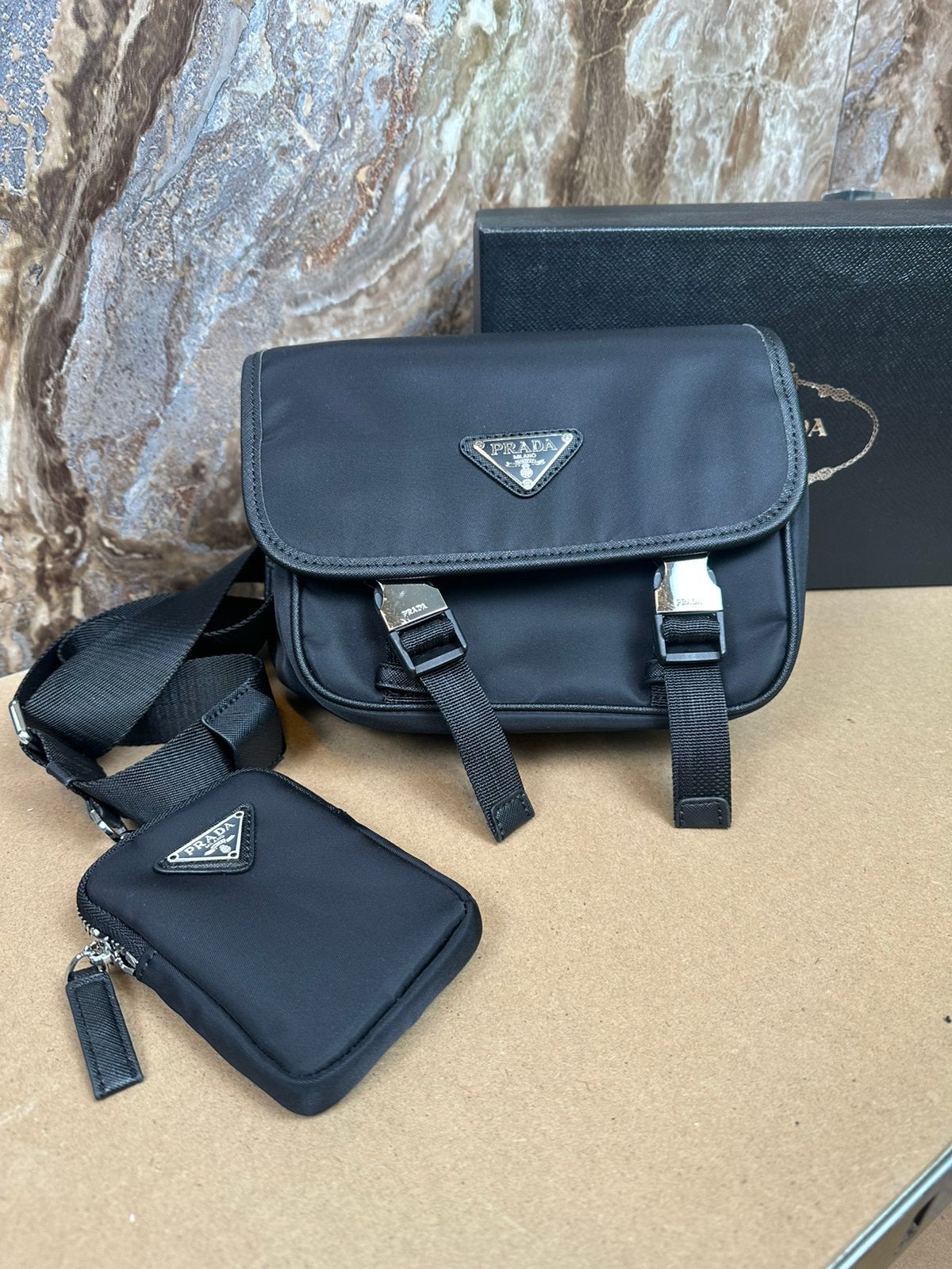 Prada Schoudertas - Nieuw - Diverse Modellen, Sieraden, Tassen en Uiterlijk, Tassen | Schoudertassen, Ophalen of Verzenden, Zwart