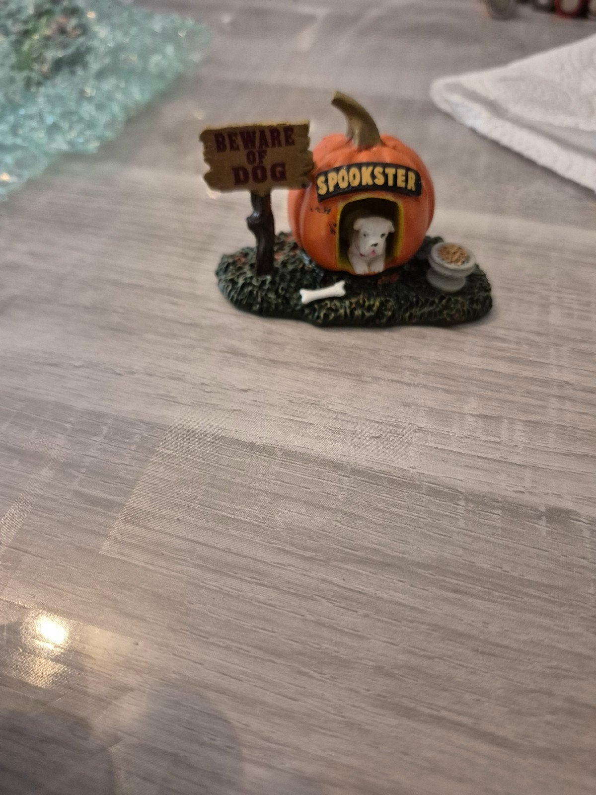 Lemax spooky town pumpkin doghouse halloween, Verzamelen, Ophalen of Verzenden, Zo goed als nieuw