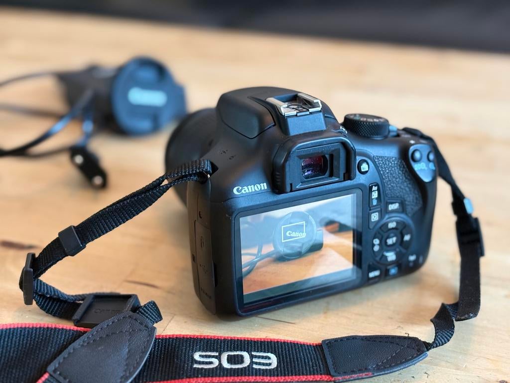 Spiegelreflexcamera Canon EOS 1300D + Lens EF-S18-55mm, 18 Megapixel, Spiegelreflex, Canon, Ophalen of Verzenden