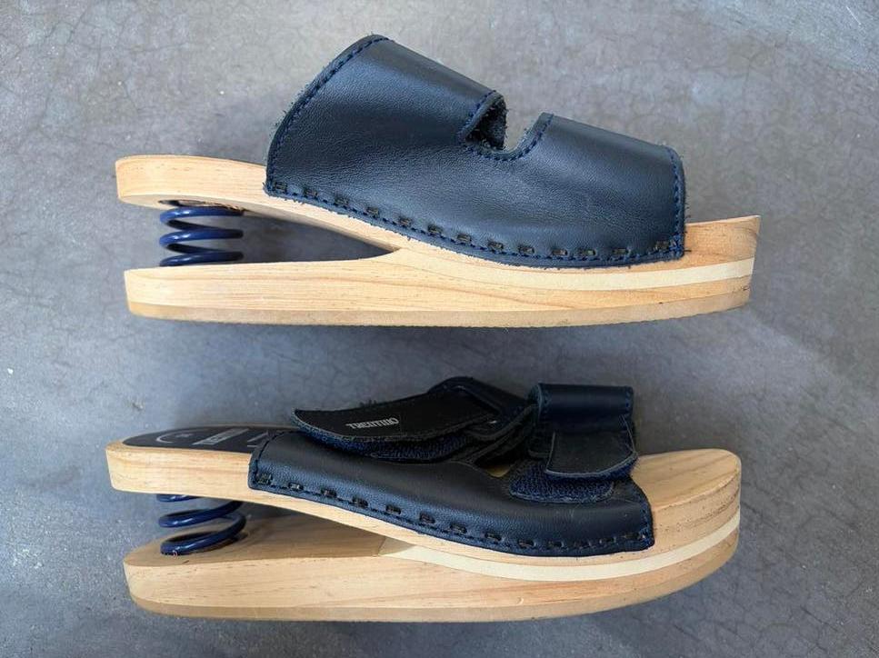 Maat 35 - Houten Sandalen, Kleding | Dames, Schoenen, Blauw, Zo goed als nieuw, Sandalen of Muiltjes, Ophalen of Verzenden