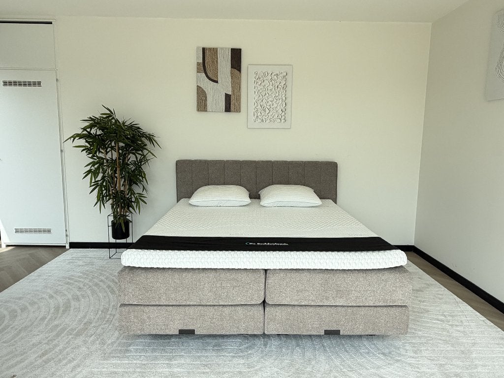 Boxspring showroommodel 180x200 liver, Bruin, Ophalen of Verzenden, 180 cm, 200 cm