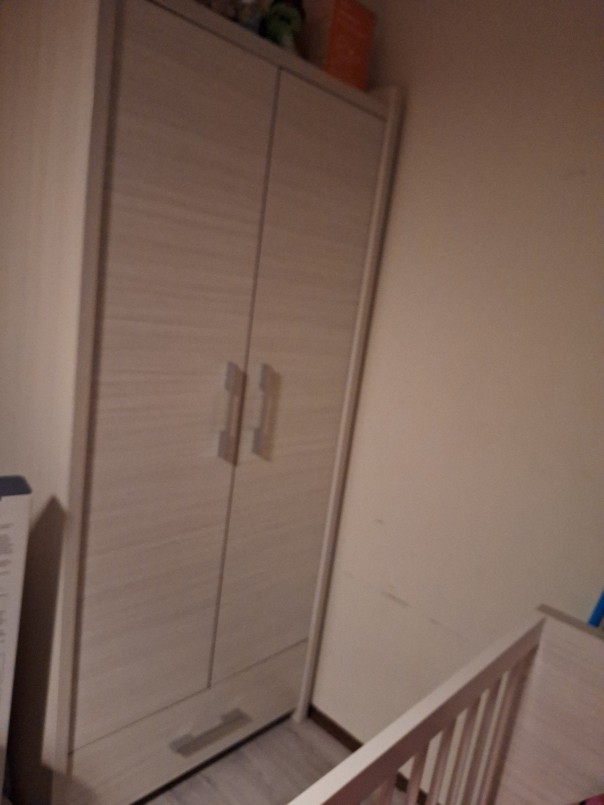 Babykamer set: Commode en Kast en babybed, Ophalen