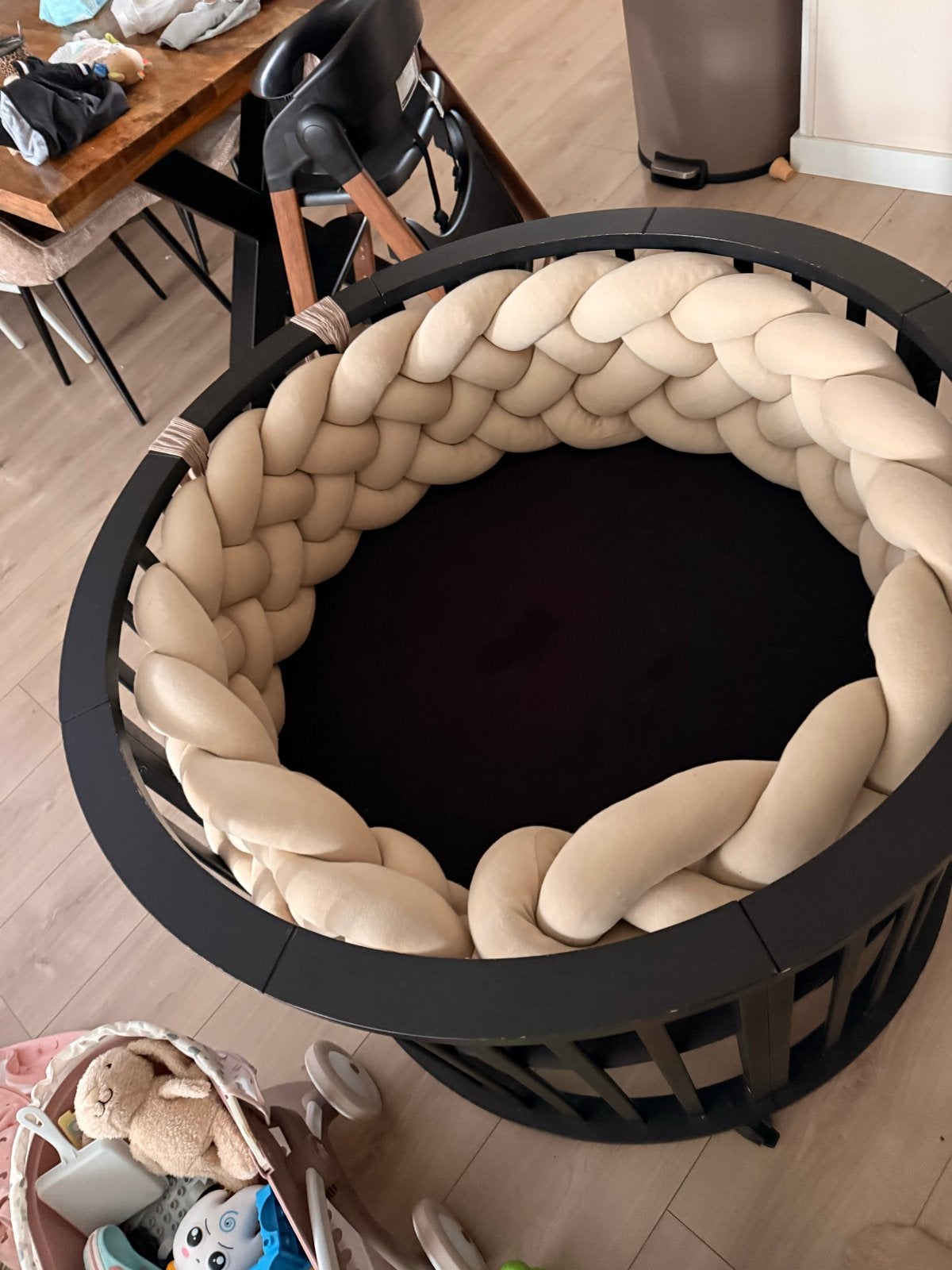 Zwarte ronde box met matras, stootrand en opbergzak, Kinderen en Baby's, Boxen, Ophalen, Gebruikt, Rond, Wieltjes