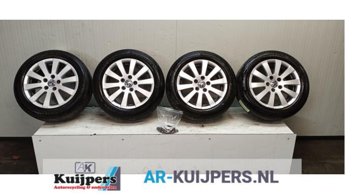 Sportvelgenset + banden van een Volkswagen Passat, Gebruikt, -, -, -