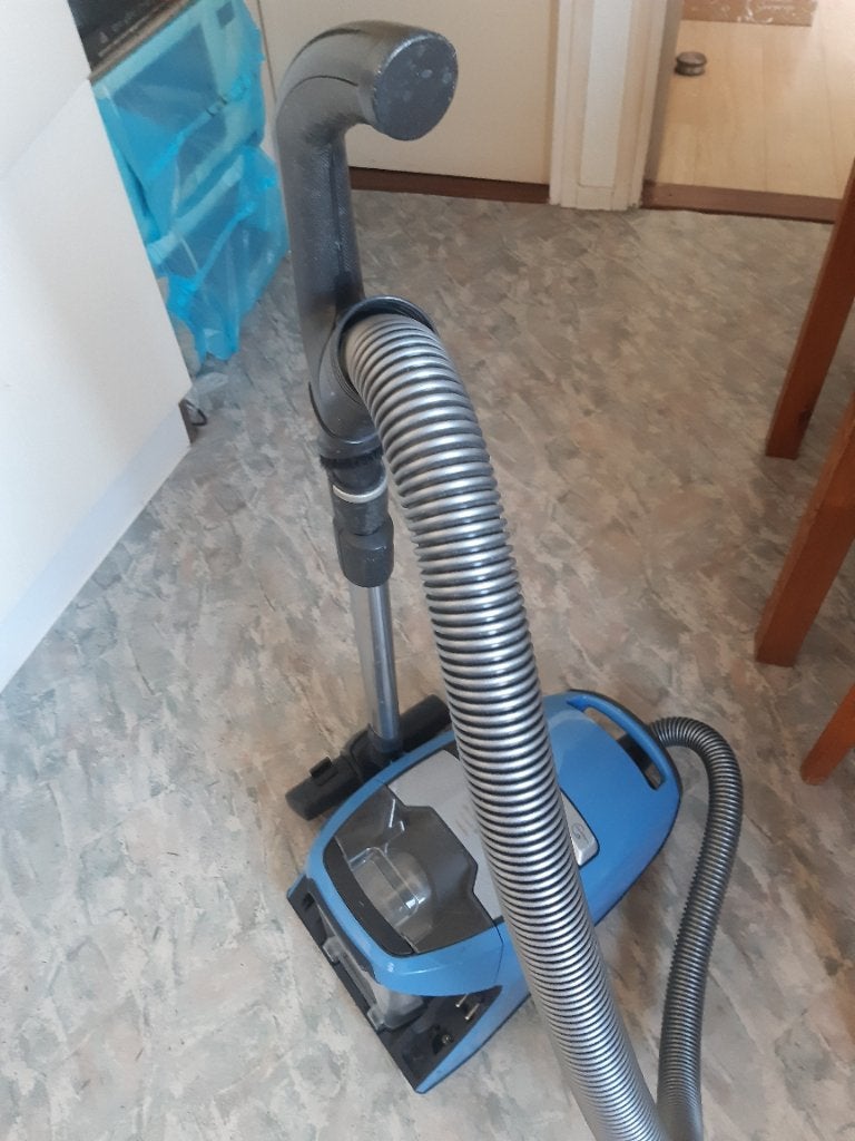 Krachtige stofzuiger , made in germany, 100 euro , MIELE, Ophalen, Overige typen, Zo goed als nieuw, Miele
