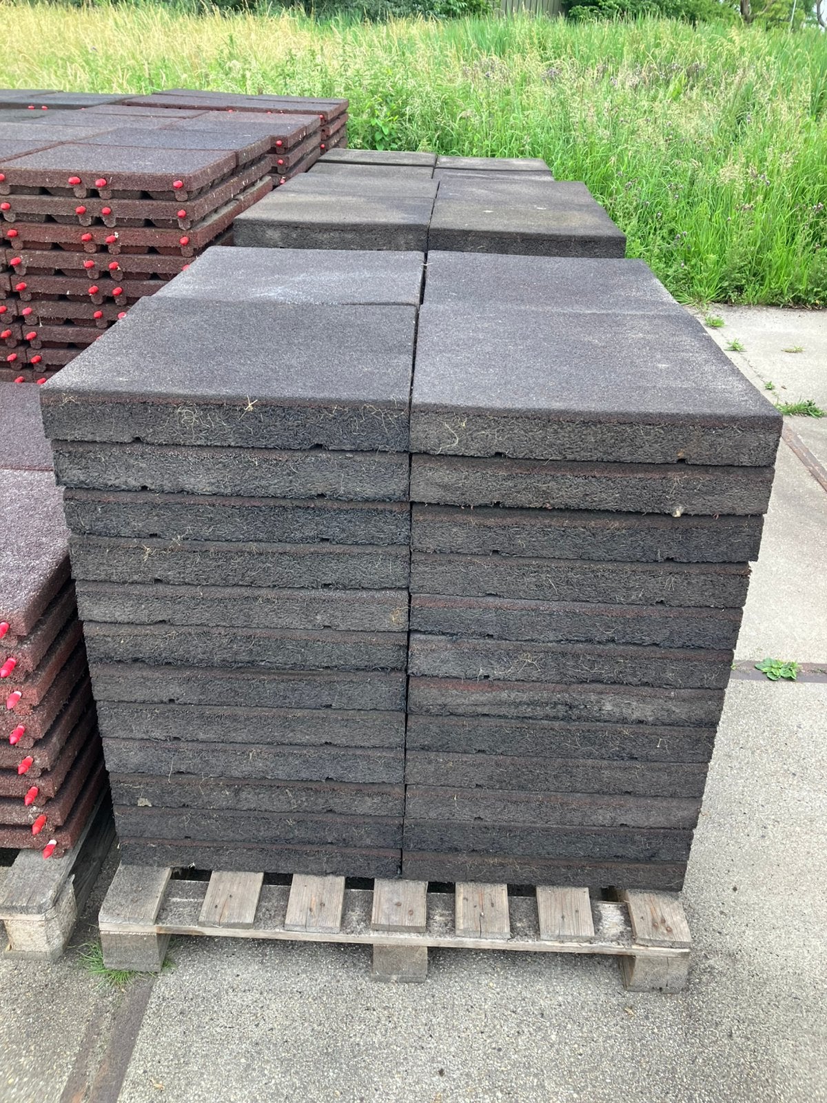 90 vochtdoorlatende rubberen tegels 50x50x8cm, Tuin en Terras, Tegels en Klinkers, Ophalen, Gebruikt, Q, Overige typen
