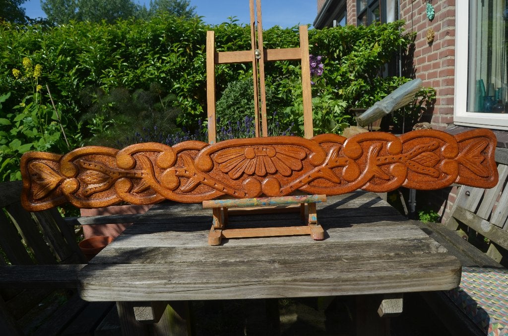 Mooi gesneden plank voor boven een deur., Antiek en Kunst, Overige onderwerpen, Houtsnijwerk, Art nouveau, Ophalen of Verzenden