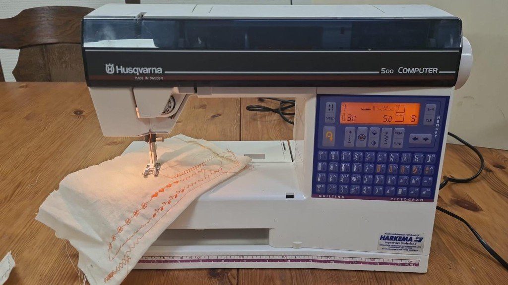 husqvarna 500 naaimachine in nieuwstaat, Ophalen, Zo goed als nieuw, Naaimachine, Husqvarna