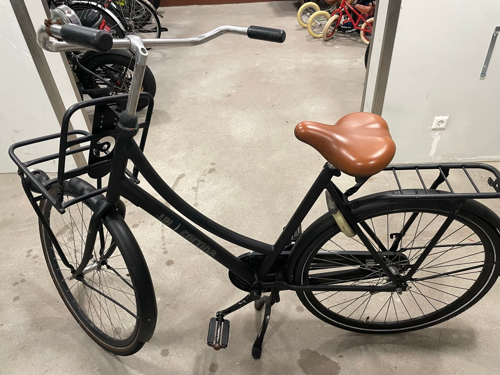 Cortina U4 Transportfiets Dames - Zwart