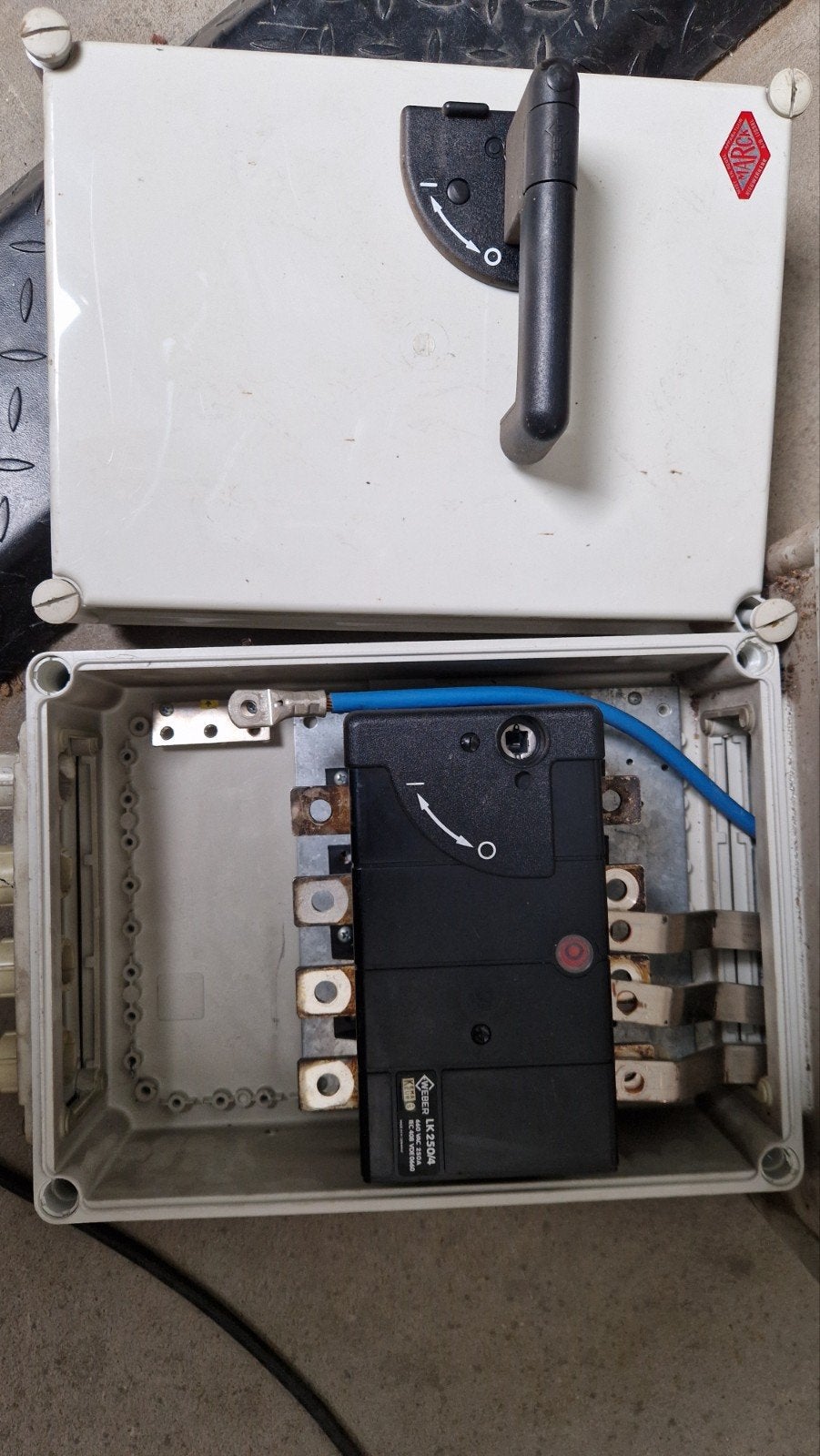 Hoofdschakelaar in behuizing - Gebruikt, Ophalen of Verzenden, Gebruikt, Overige merken, Schakelaar