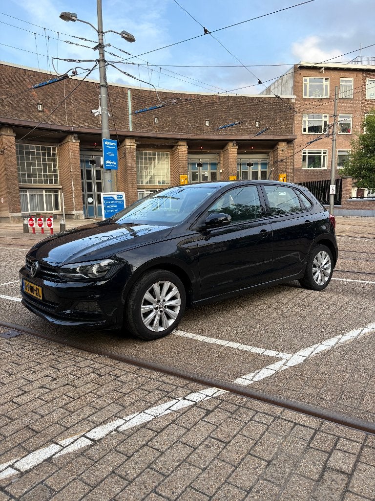 Volkswagen Polo 1.0 TSI 95pk 2019 Zwart, Auto's, Voorwielaandrijving, Stof, 40 €/maand, Zwart