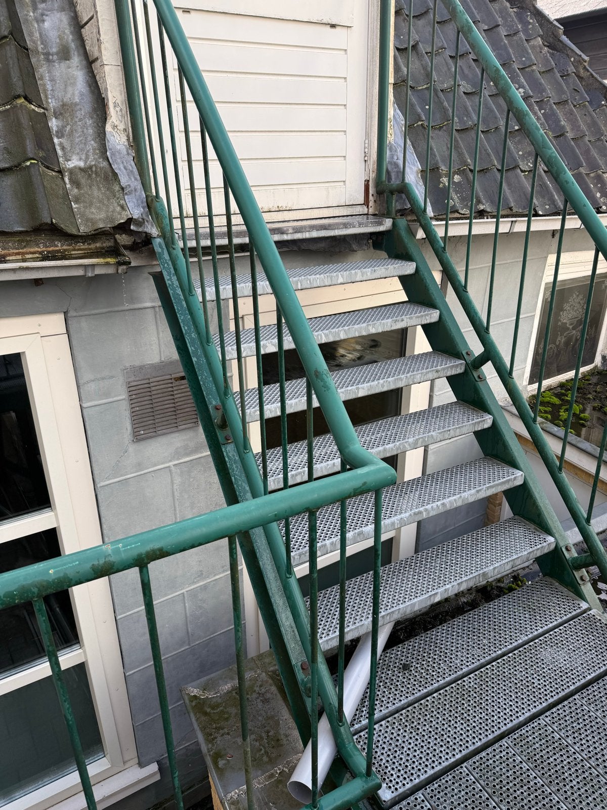 Stalen buitentrap met bordes - Groen, Ophalen of Verzenden, Gebruikt, Trap, 2 tot 4 meter