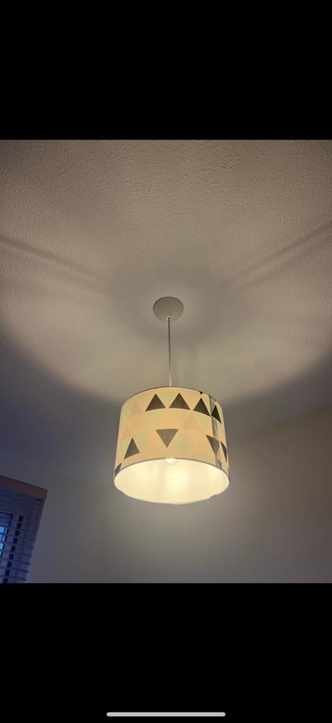 Hanglamp met geometrisch patroon, Huis en Inrichting, Lampen | Hanglampen, Ophalen of Verzenden, Zo goed als nieuw, Stof, 50 tot 75 cm