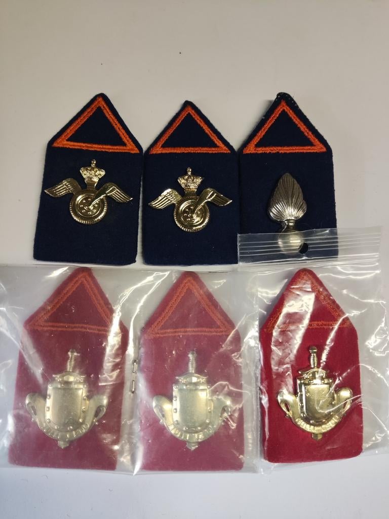 Opleiding tot reserve officier kraagspiegels. KMAR verkocht., Ophalen of Verzenden, Landmacht, Nederland, Embleem of Badge