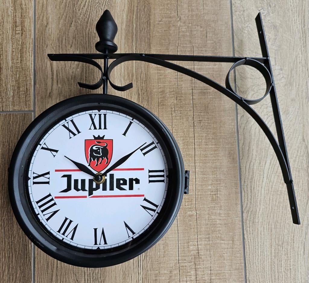 Dubbelzijdige JUPILER stationsklok
33 x 33cm, Ophalen of Verzenden, Nieuw, Reclamebord, Plaat of Schild, Jupiler