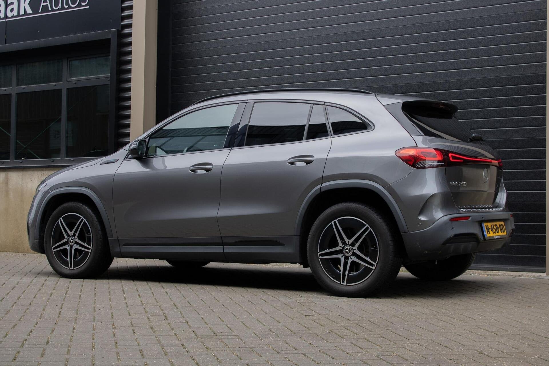 Mercedes EQA 250 Business Solution AMG 67 kWh | CAMERA | BTW, Auto's, Gebruikt, 750 kg, 190 pk, SUV of Terreinwagen