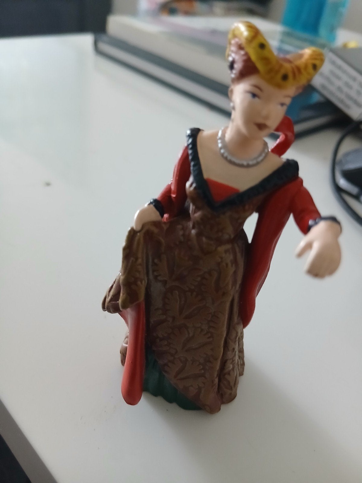 Papo middeleeuwse koningin of hofdame figuur uit 2005., Verzamelen, Poppetjes en Figuurtjes, Zo goed als nieuw, Ophalen