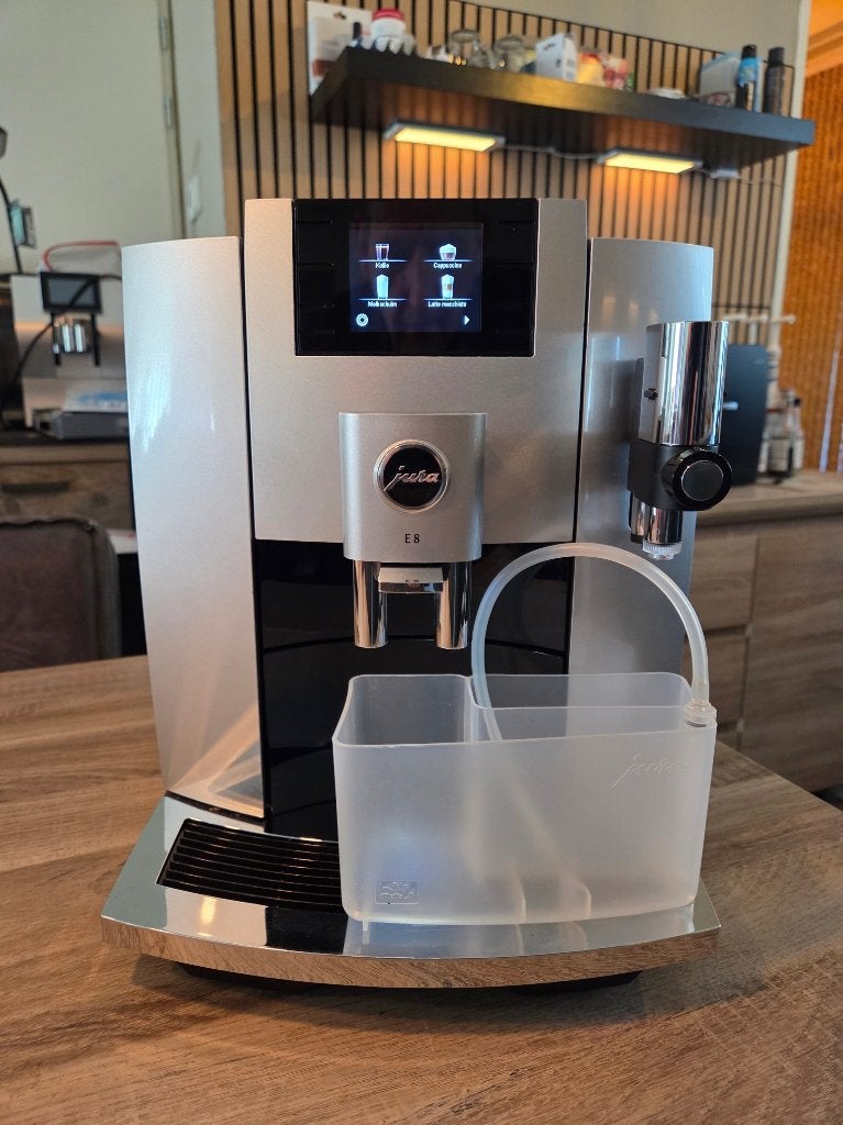 Jura E8 EB Moonlight Silver izgst! | Bouwjaar 2022, Witgoed en Apparatuur, Jura.com, Jura, 10 kopjes of meer, Koffiemachine