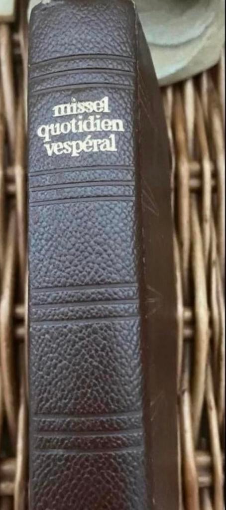 Missaal Vesperboek Franstalig Vesperale met bladgoud, Antiek en Kunst, Ophalen of Verzenden
