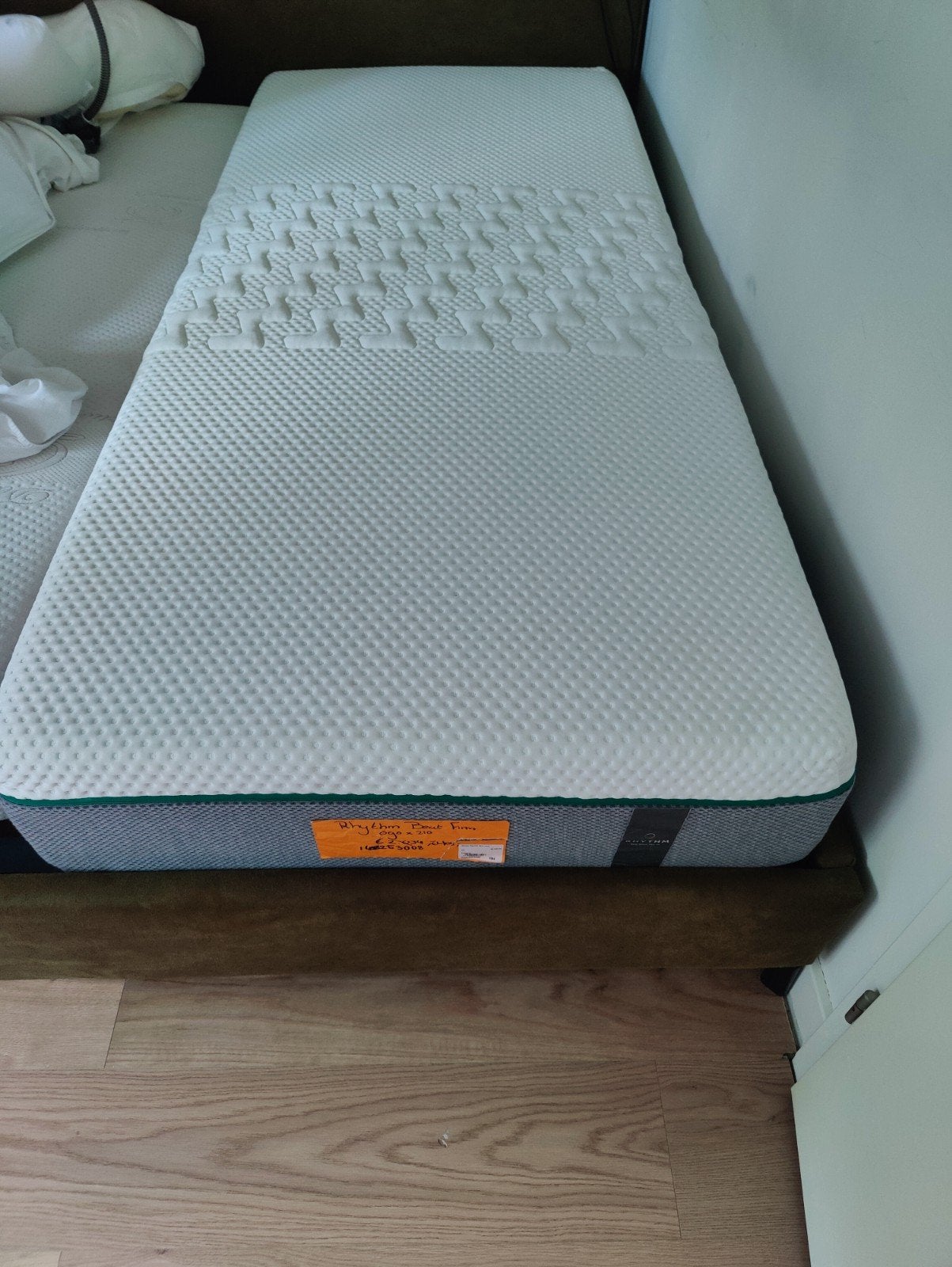 Rhythm Beat Firm matras 210x90 - Zo goed als nieuw, 90 cm, Eenpersoons, 210 cm, Ophalen of Verzenden