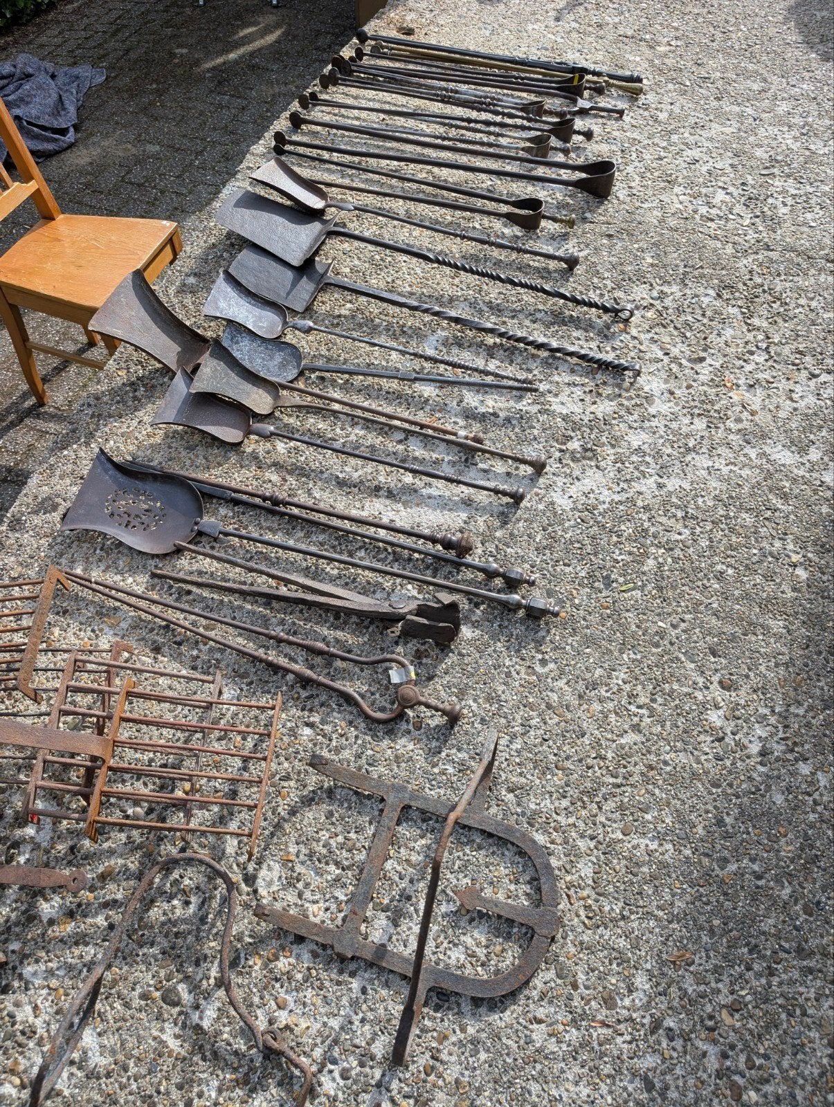 40 stuks antiek smeedijzeren gereedschap 18-19 eeuw  €200., Ophalen
