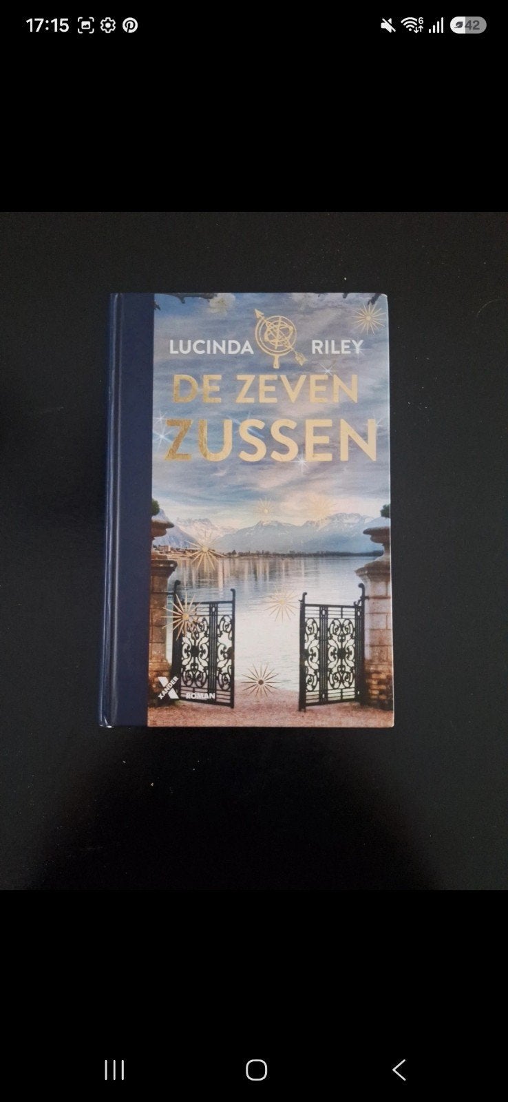 De Zeven Zussen - Lucinda Riley (Hardcover), Boeken, Ophalen of Verzenden, Zo goed als nieuw, Lucinda Riley, Europa overig