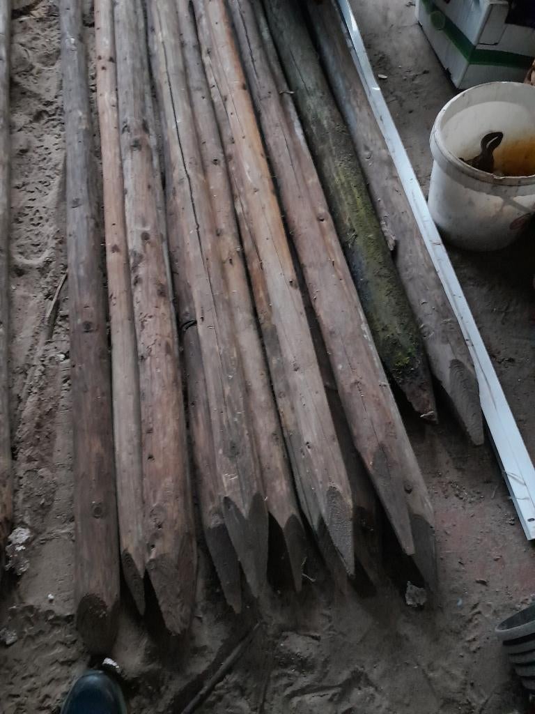 12 palen van 2.50 meter, Tuin en Terras, Palen, Balken en Planken, Ophalen of Verzenden